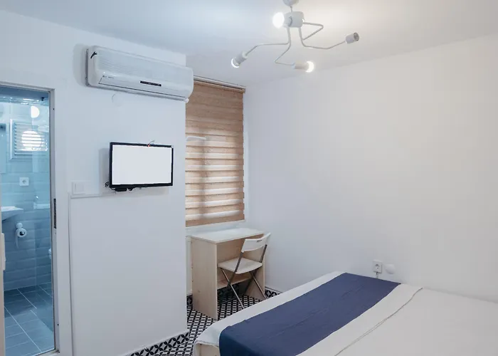 Deniz Hotel 2*